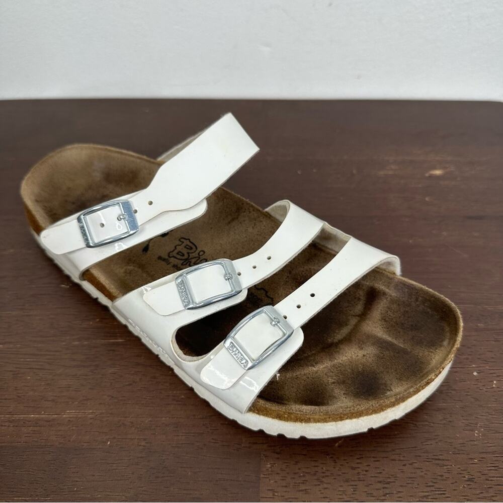 Birki’s Birkenstock White Patent 3 Strap Buckle Slide Sandals Size 37 US 6